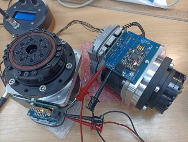 motor/gearbox (>160deg/sec >40Nm)